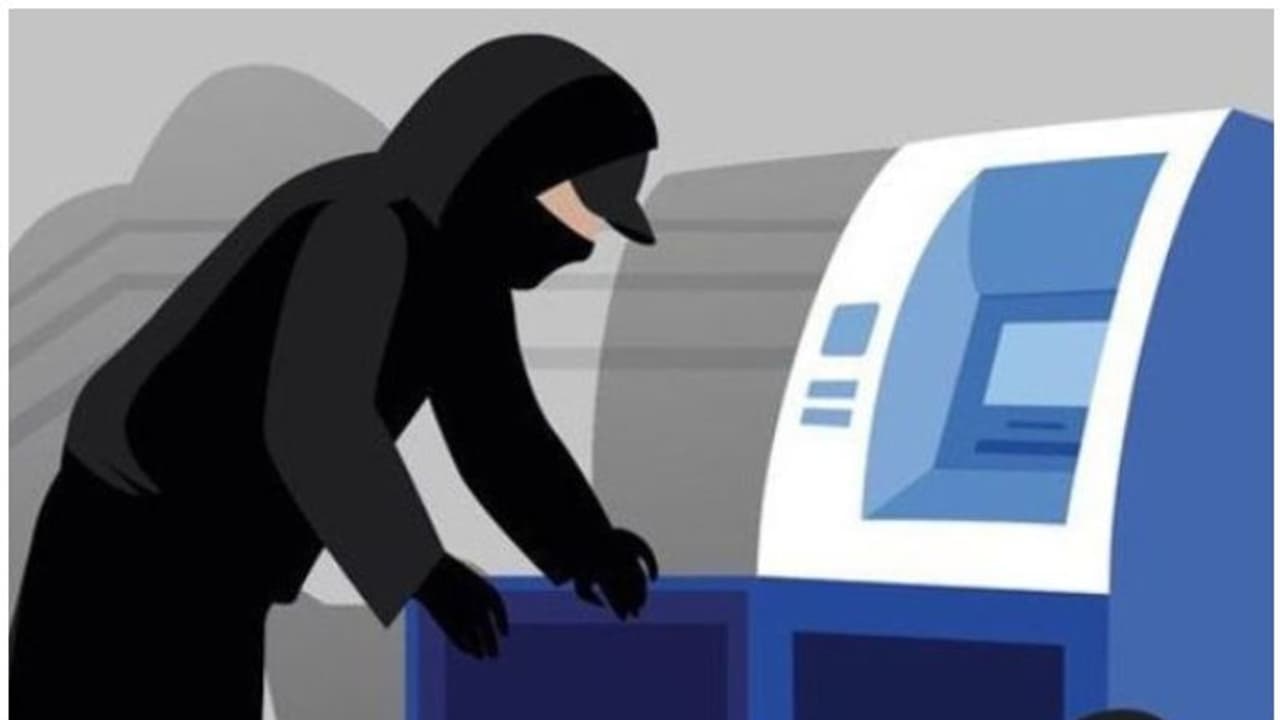 క్రైం బ్రాంచ్ నుంచి సస్పెండైన కానిస్టేబుల్ చేసిన క్రైంకి... పోలీసులకే దిమ్మతిరిగింది..