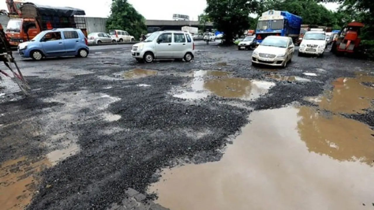 ರಸ್ತೆ ಗುಂಡಿ ಅಪಘಾತ ಪರಿಹಾರ : ಕೋರ್ಟಿಂದ ಎಚ್ಚರಿಕೆ