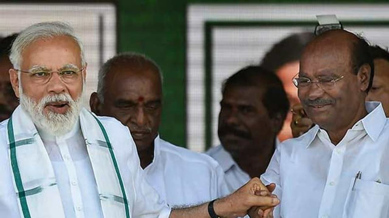 Ramadoss Demand: இப்படி விலை ஏறிக்கொண்டே போனால் விவசாயி கதி என்ன ஆவது.. பாஜகவை பொளந்து கட்டிய ராமதாஸ்.. Ramadoss Demand: இப்படி விலை ஏறிக்கொண்டே போனால் விவசாயி கதி என்ன ஆவது.. பாஜகவை பொளந்து கட்டிய ராமதாஸ்..