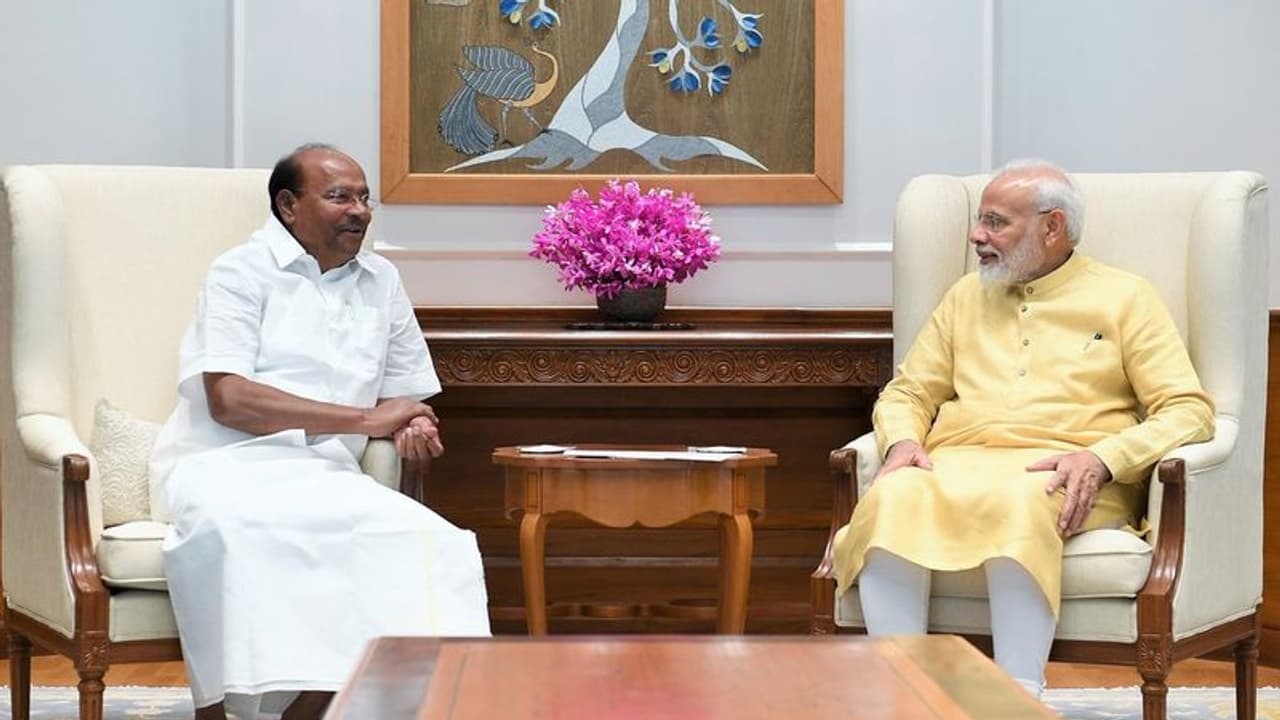 சந்தர்ப்பவாத அரசியல்... பாஜகவை கிழித்தெடுத்த பாமக ராமதாஸ்..! சந்தர்ப்பவாத அரசியல்... பாஜகவை கிழித்தெடுத்த பாமக ராமதாஸ்..!