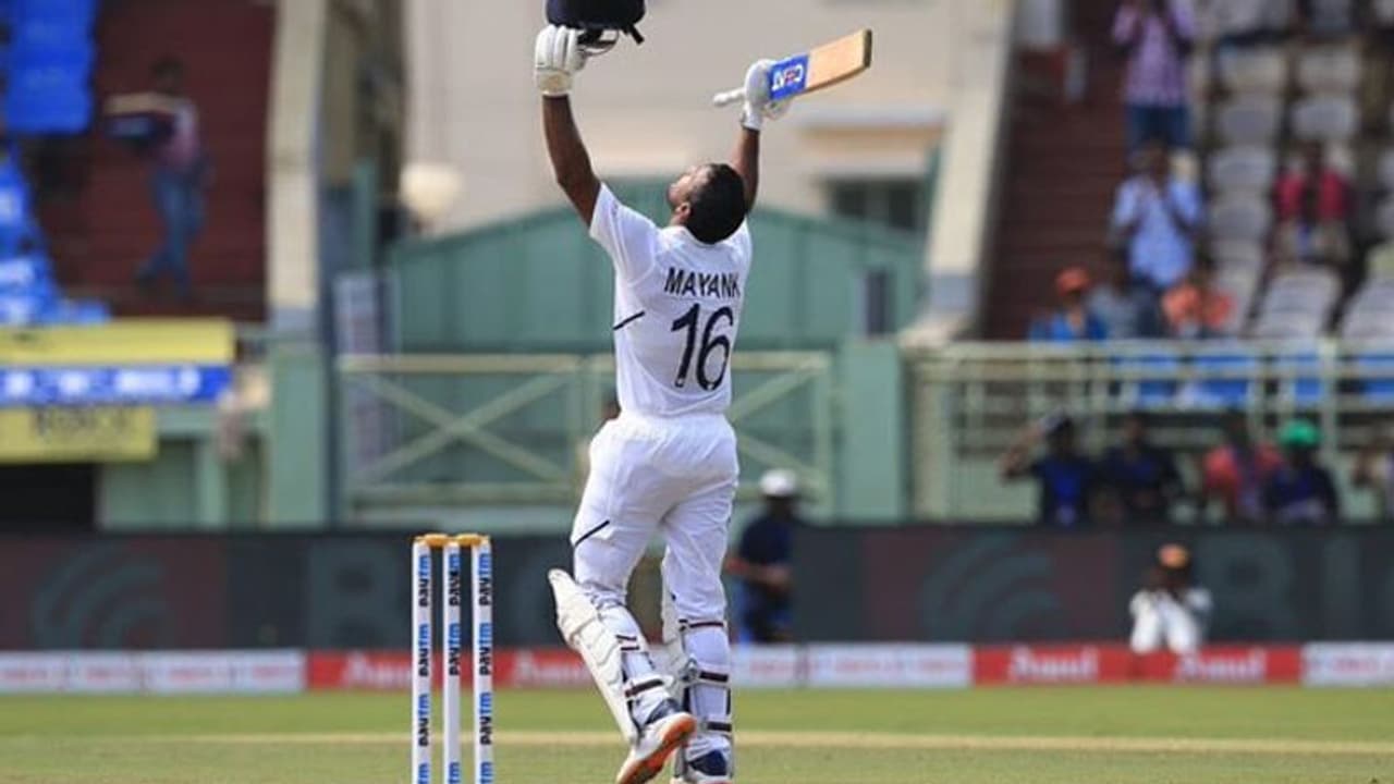 പൂനെ ടെസ്റ്റിന്റെ ആദ്യദിനം ഇന്ത്യയുടേത്; മായങ്ക് അഗര്വാളിന് സെഞ്ചുറി പൂനെ ടെസ്റ്റിന്റെ ആദ്യദിനം ഇന്ത്യയുടേത്; മായങ്ക് അഗര്വാളിന് സെഞ്ചുറി