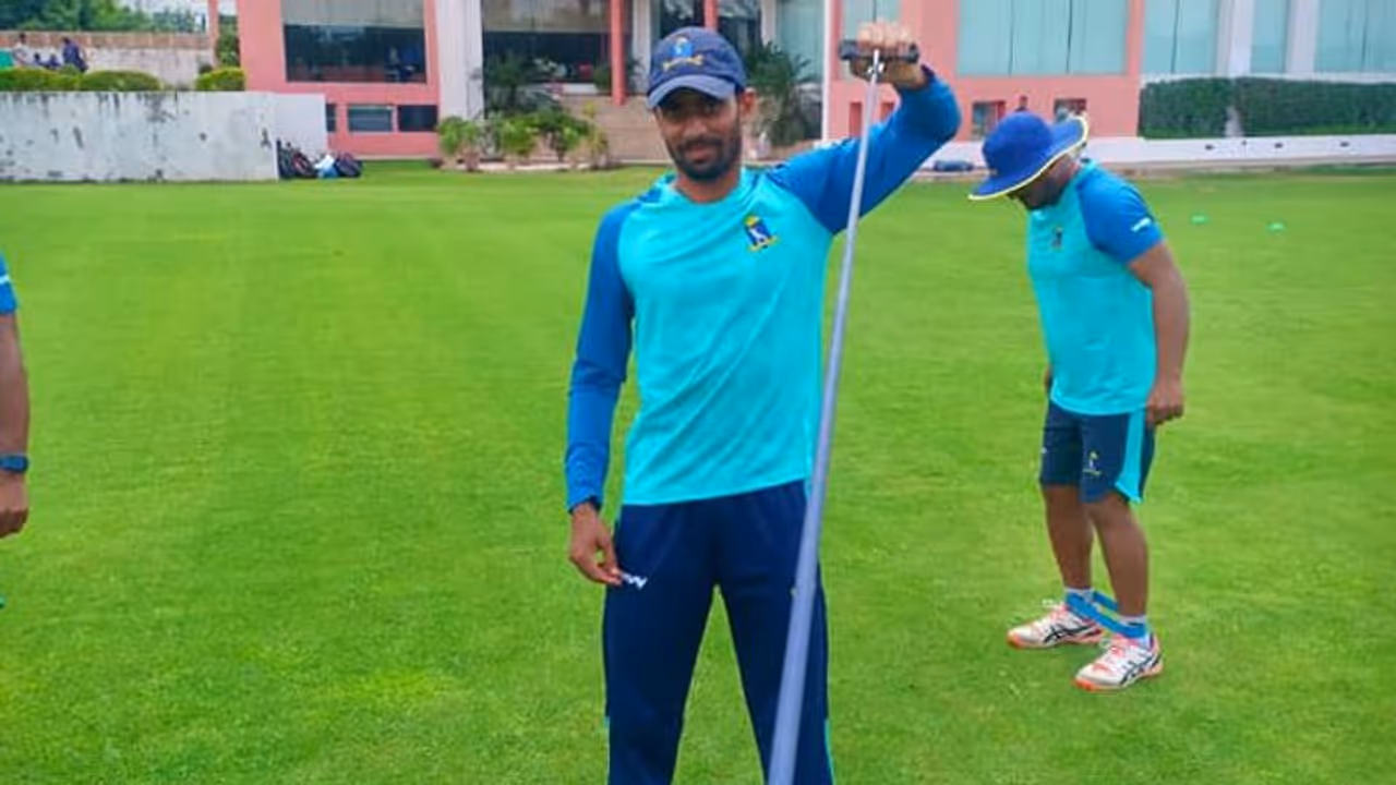 বিজয় হাজারেতে অভিমন্যুর শতরান, সহজ প্রতিপক্ষ বিহারকে ৯ উইকেটে হারালো বাংলা বিজয় হাজারেতে অভিমন্যুর শতরান, সহজ প্রতিপক্ষ বিহারকে ৯ উইকেটে হারালো বাংলা