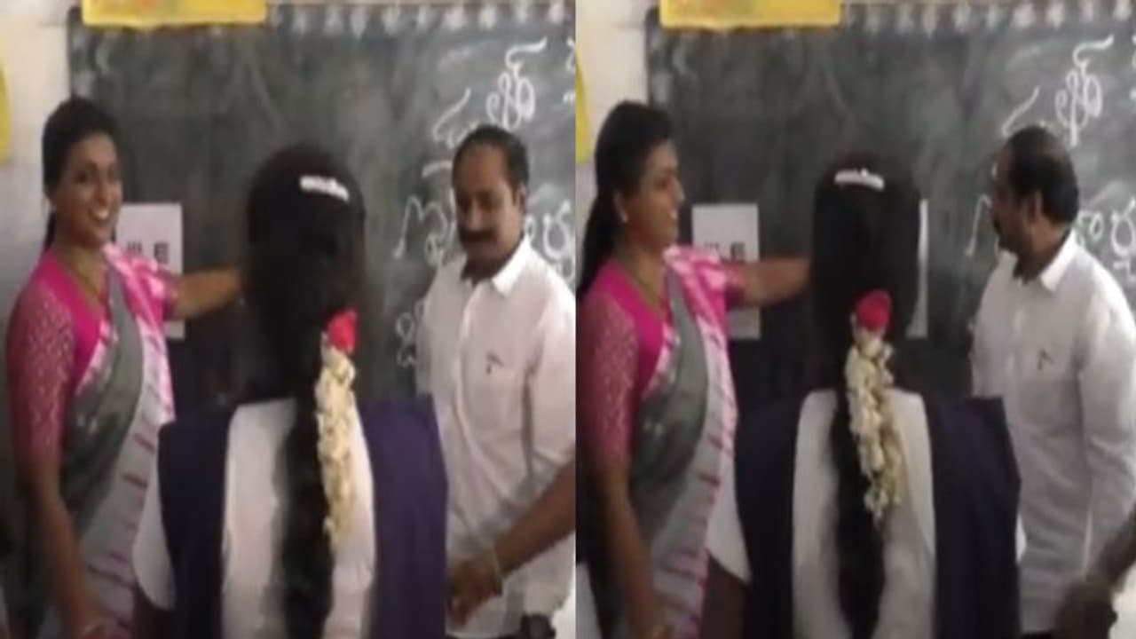 డాక్టర్ అవతారం ఎత్తిన ఎమ్మెల్యే రోజా: వైద్యపరీక్షల కోసం ఎగబడ్డ విద్యార్థులు డాక్టర్ అవతారం ఎత్తిన ఎమ్మెల్యే రోజా: వైద్యపరీక్షల కోసం ఎగబడ్డ విద్యార్థులు