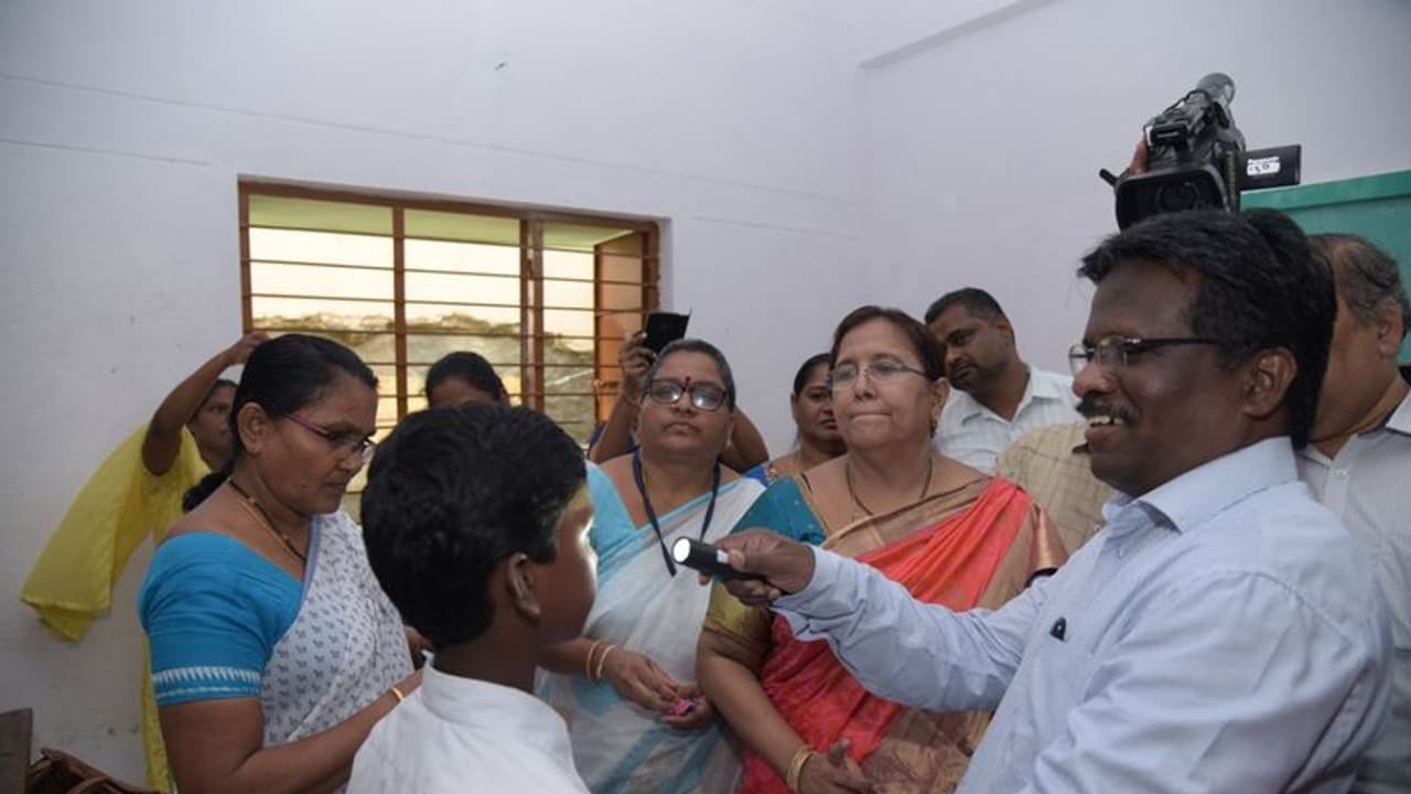 ప్రజలంటే జగన్ కు ఎంత ప్రేమంటే...ఈ ఒక్కటి చాలు: ఎమ్మెల్యే మహమ్మద్ ముస్తఫా ప్రజలంటే జగన్ కు ఎంత ప్రేమంటే...ఈ ఒక్కటి చాలు: ఎమ్మెల్యే మహమ్మద్ ముస్తఫా