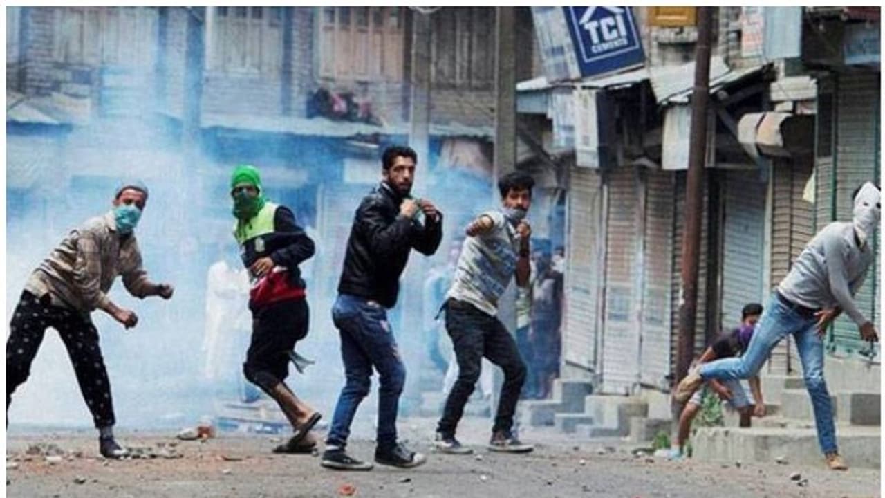 कश्मीर जाएगा सूफी संतों का शिष्टमंडल; युवाओं को सही राह दिखाना है मकसद कश्मीर जाएगा सूफी संतों का शिष्टमंडल; युवाओं को सही राह दिखाना है मकसद