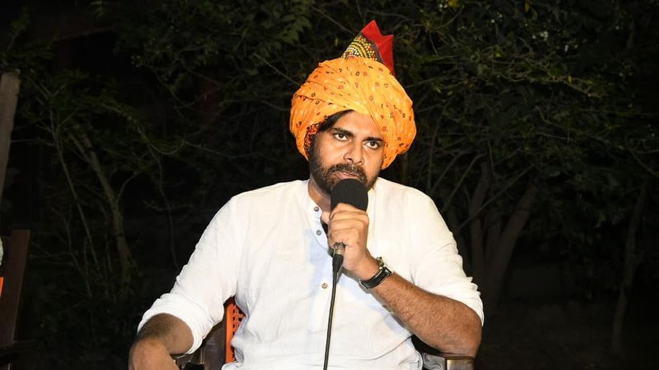 బలిదానాలు వద్దు: 19వ తేదీ బంద్ కు పవన్ కల్యాణ్ మద్దతు బలిదానాలు వద్దు: 19వ తేదీ బంద్ కు పవన్ కల్యాణ్ మద్దతు