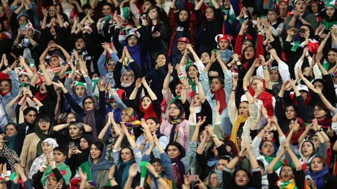 Over 10,000 spectators gather for football, baseball matches in Japan as govt relaxes norms Over 10,000 spectators gather for football, baseball matches in Japan as govt relaxes norms