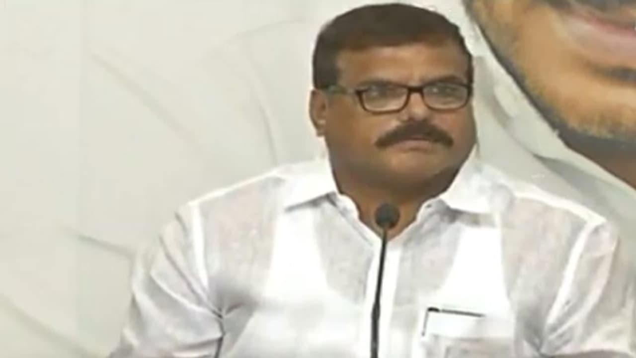 నిజాముద్దీన్కు వెళ్లిన వారంతా స్వచ్ఛంధంగా పరీక్షలు చేసుకోవాలి: బొత్స నిజాముద్దీన్కు వెళ్లిన వారంతా స్వచ్ఛంధంగా పరీక్షలు చేసుకోవాలి: బొత్స