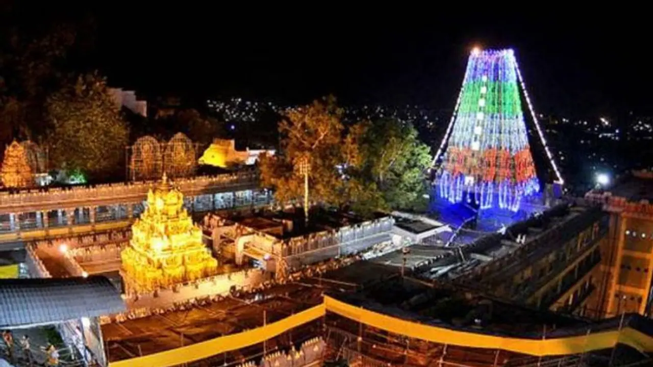 కారులో మద్యం సీసాలు: కనకదుర్గ ట్రస్ట్ బోర్డు పదవికి నాగవరలక్ష్మి రాజీనామా