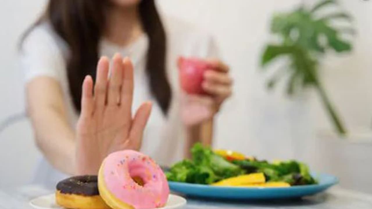 രാത്രിയില് ഈ ഭക്ഷണങ്ങള് കഴിക്കരുതേ... രാത്രിയില് ഈ ഭക്ഷണങ്ങള് കഴിക്കരുതേ...