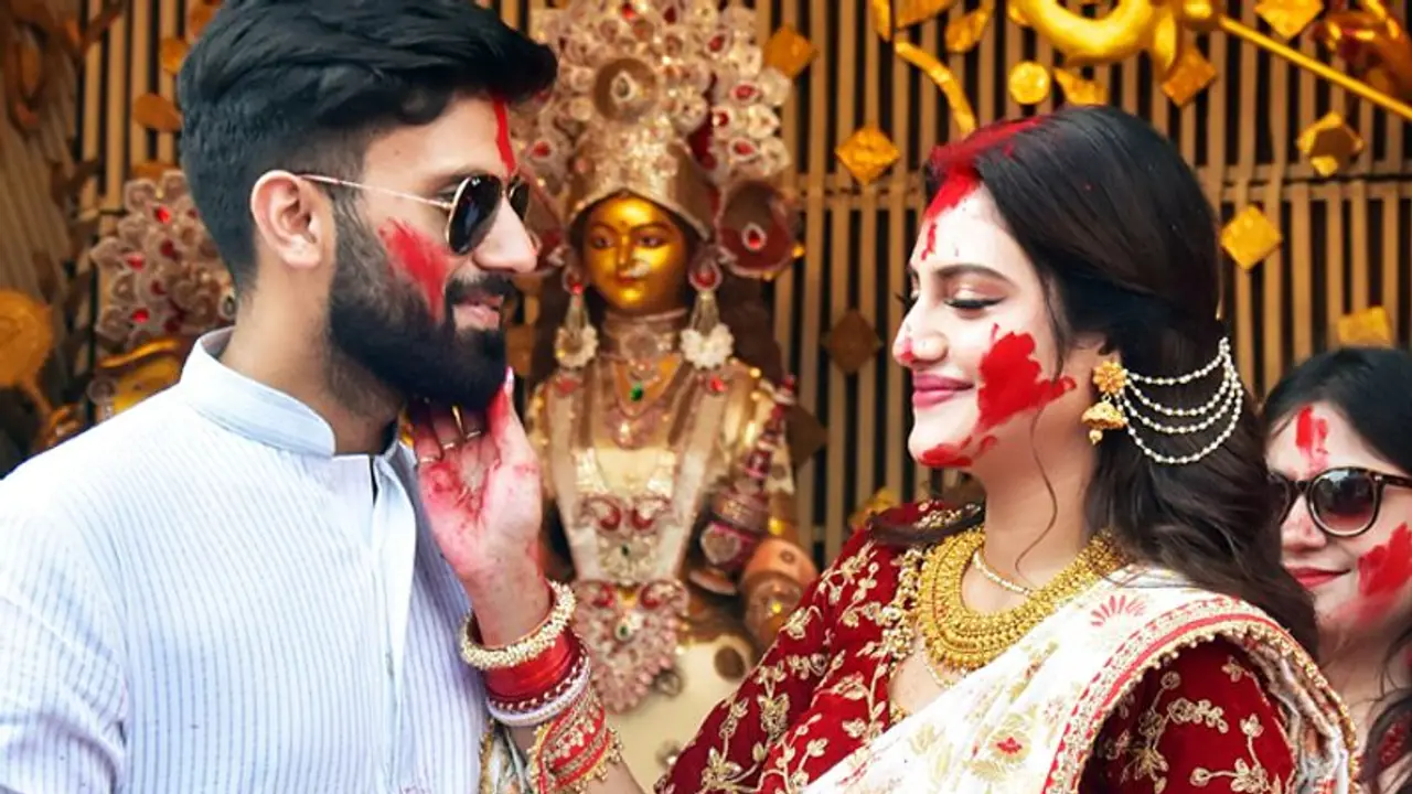 নুসরতের পাশে জাভেদ আখতার, পাল্টা প্রশ্ন গণপিটুনি নিয়ে নুসরতের পাশে জাভেদ আখতার, পাল্টা প্রশ্ন গণপিটুনি নিয়ে