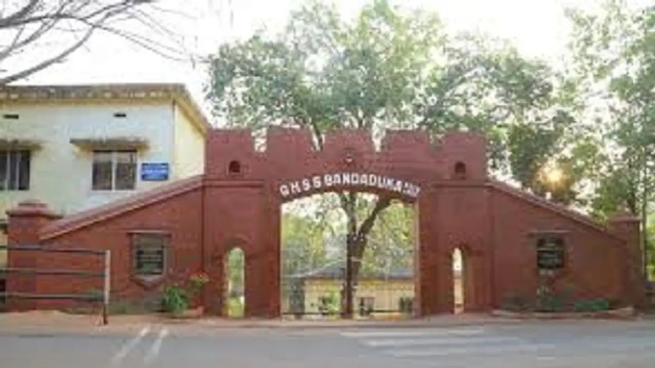 ಬೇಕಲ ಆಯ್ತು, ಈಗ ಉದುಮ ಕನ್ನಡ ಶಾಲೆಗೆ ಮಲಯಾಳಿ ಶಿಕ್ಷಕ!