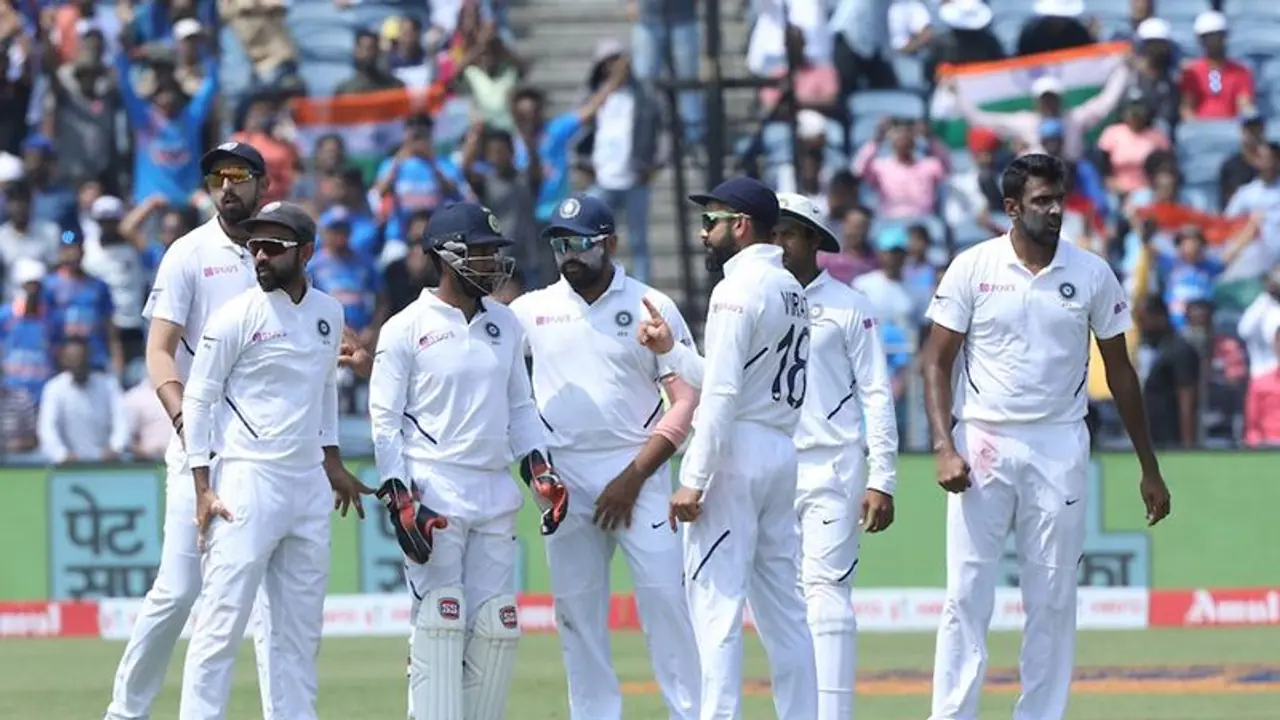 ಪುಣೆ ಟೆಸ್ಟ್: ಫಾಲೋ ಆನ್ ಭೀತಿಯಲ್ಲಿ ಆಫ್ರಿಕಾ ಪುಣೆ ಟೆಸ್ಟ್: ಫಾಲೋ ಆನ್ ಭೀತಿಯಲ್ಲಿ ಆಫ್ರಿಕಾ