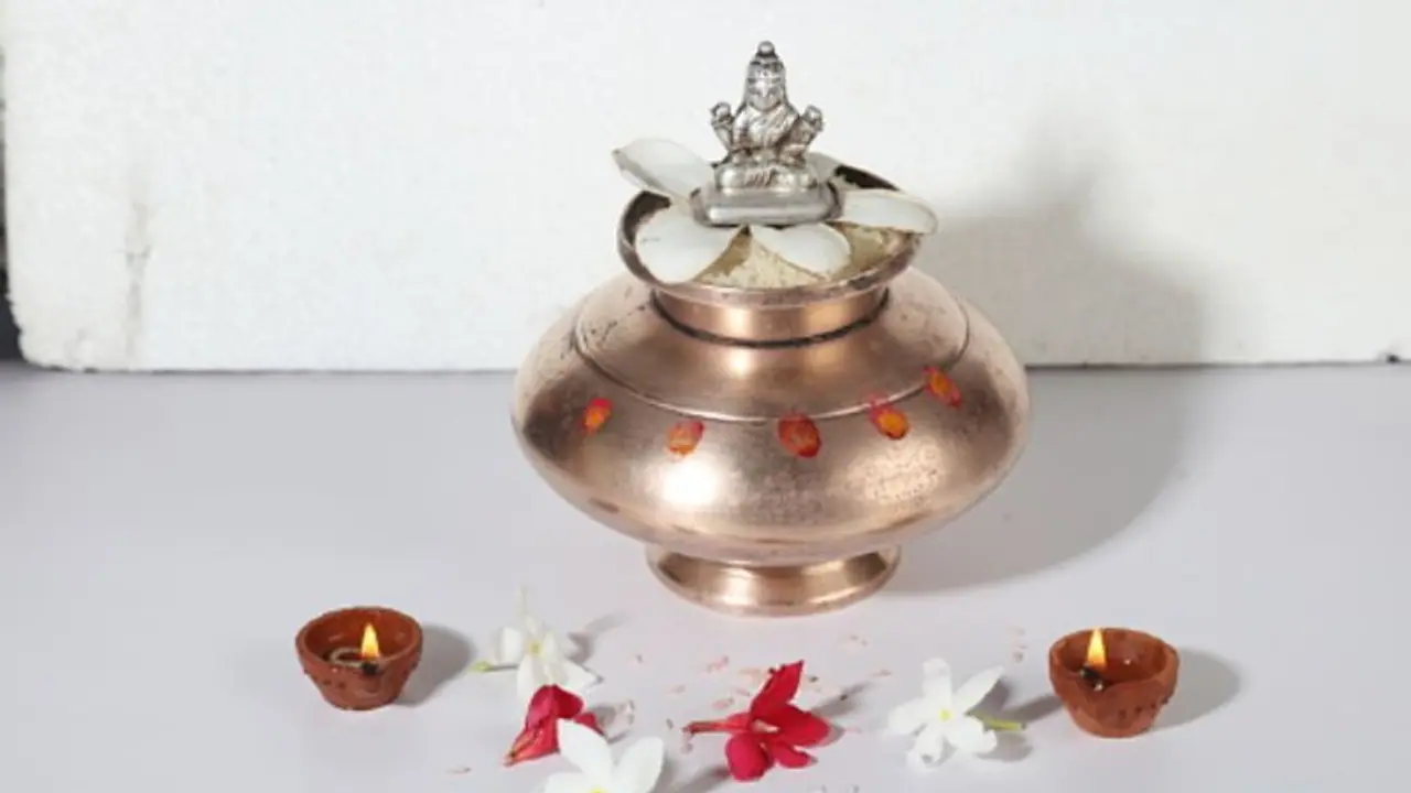 দীপাবলির ১৫ দিন আগে পুজো করুন মা লক্ষ্মীর, পরিবারে কারোর কখনও হবে না অর্থাভাব দীপাবলির ১৫ দিন আগে পুজো করুন মা লক্ষ্মীর, পরিবারে কারোর কখনও হবে না অর্থাভাব