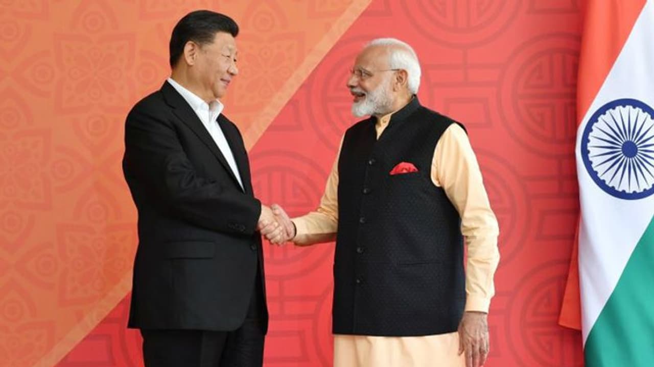 భారత్ చైనా బంధంలో నూతన అధ్యాయానికి నాంది : ప్రధాని మోడి భారత్ చైనా బంధంలో నూతన అధ్యాయానికి నాంది : ప్రధాని మోడి