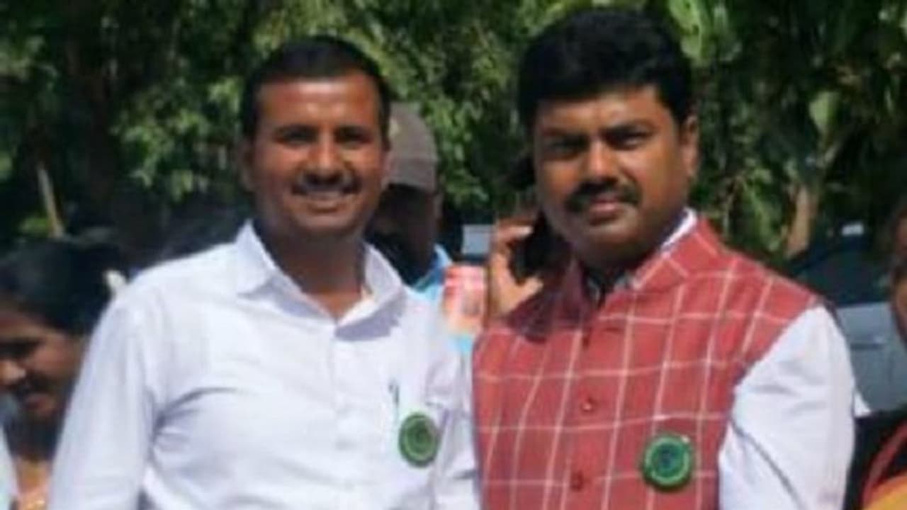 ಬಿಜೆಪಿ ಟಾಪ್ ಲೀಡರ್ ಸೇವಕ: ನೋಡಿ ಲಾಸ್ಟ್ ಲೀಡರ್ ಧಿಮಾಕ!