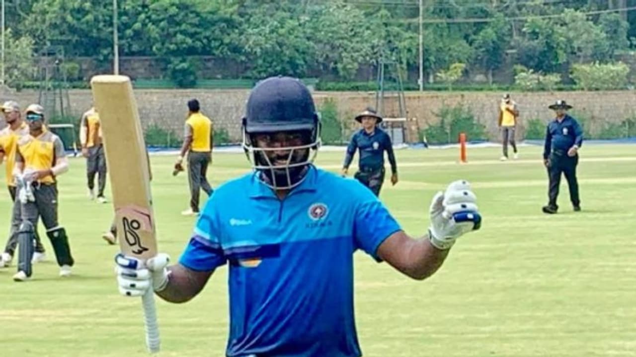 ಚೊಚ್ಚಲ ದ್ವಿಶತಕ ಸಿಡಿಸಿ ದಾಖಲೆ ಬರೆದ ಸಂಜು ಸಾಮ್ಸನ್!