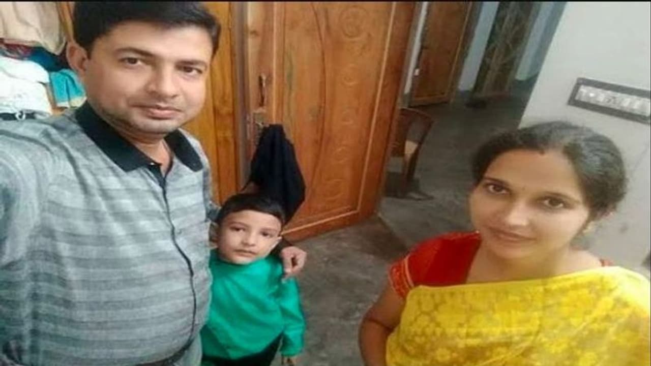 বাবার সঙ্গে আটক বন্ধুও, মুর্শিদাবাদ হত্যাকাণ্ডের রহস্য আরও জটিল বাবার সঙ্গে আটক বন্ধুও, মুর্শিদাবাদ হত্যাকাণ্ডের রহস্য আরও জটিল