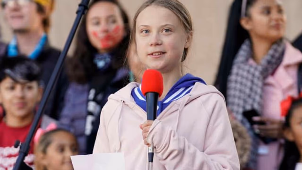 16 साल की ग्रेटा ने फिर दी धमाकेदार स्पीच, दुनियाभर के नेताओं को दिया खुला चैलेंज 16 साल की ग्रेटा ने फिर दी धमाकेदार स्पीच, दुनियाभर के नेताओं को दिया खुला चैलेंज