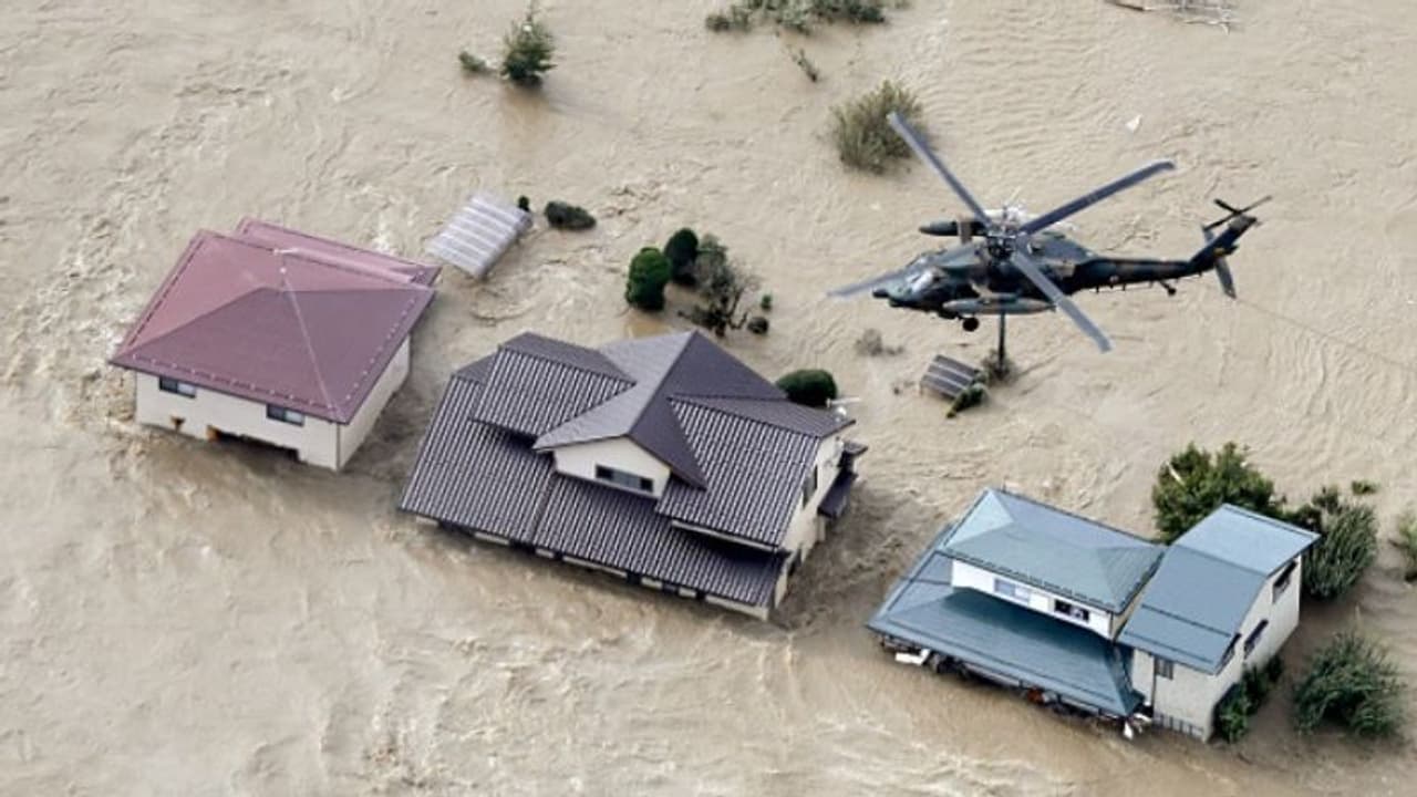 ದ್ವೀಪರಾಷ್ಟ್ರದಲ್ಲಿ ಹಗಿಬಿಸ್ ಆರ್ಭಟ: ಜನ ಖಾಲಿ ಮಾಡ್ತಿದ್ದಾರೆ ಮನೆ, ಮಠ!