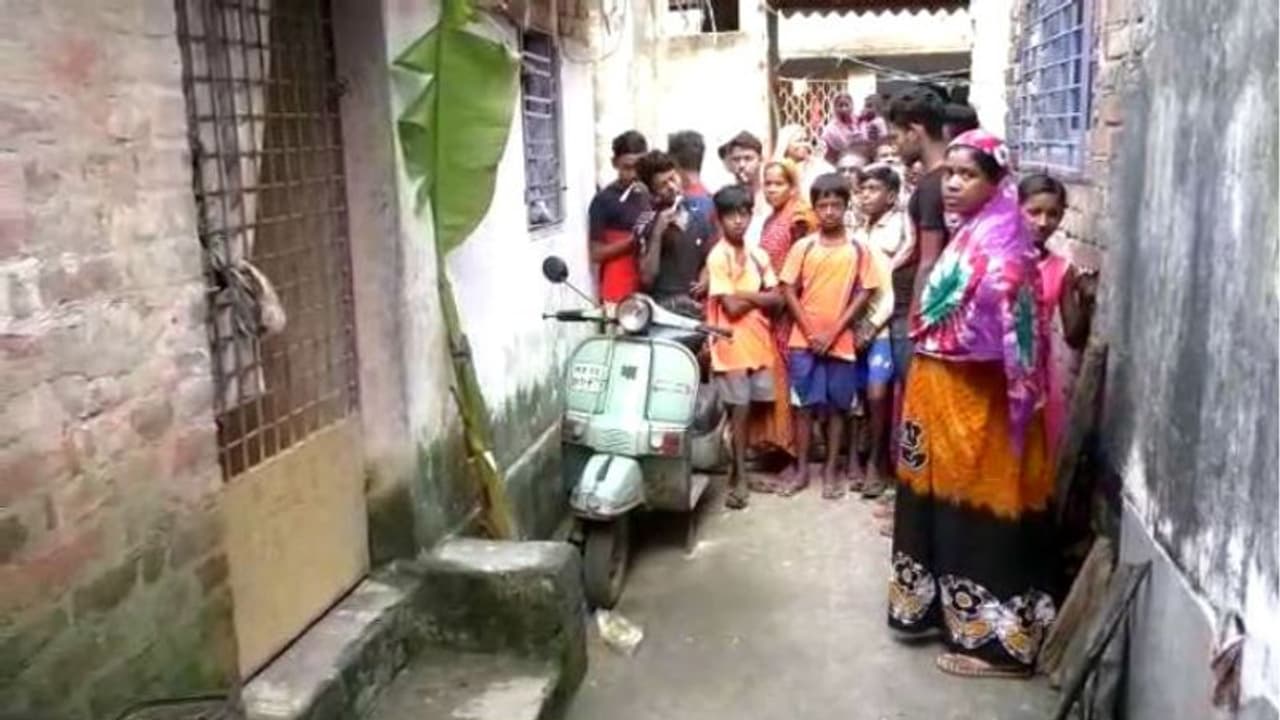 বাবাকে খুন করেছি, রাত সাড়ে তিনেটয় রাজারহাট থানায় এসে জানাল নাবালক