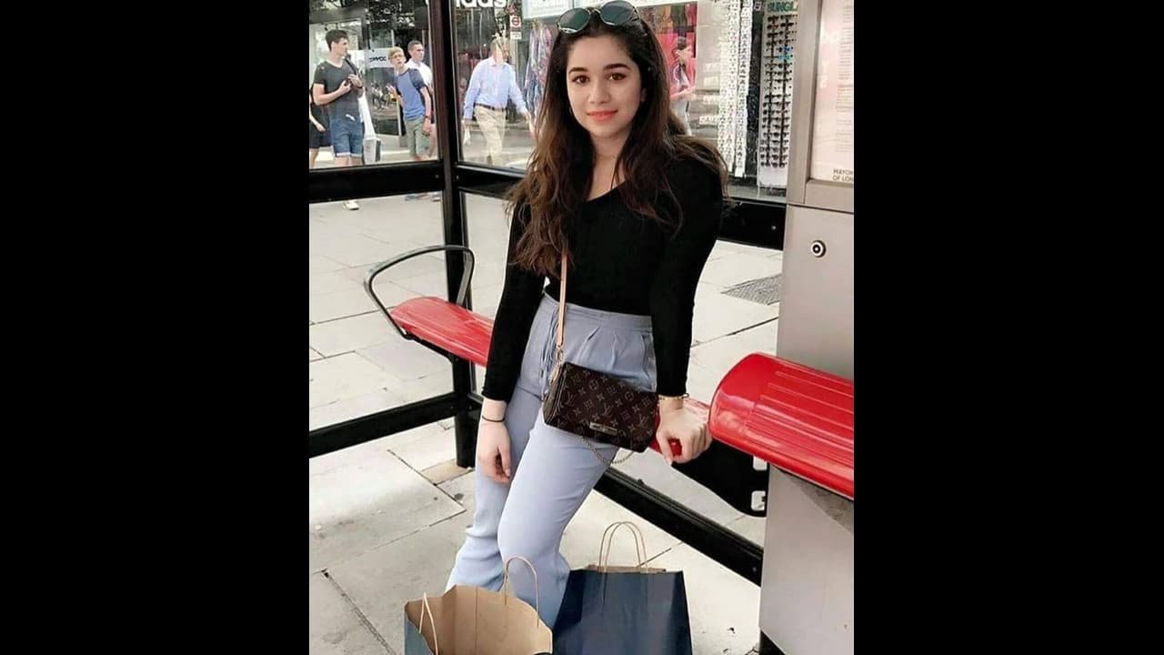 গোপন ডেটিং এর জল্পনা উষ্কে পোস্ট সচিন কন্যার, মুহূর্তে ভাইরাল সারা শুভম জুটি গোপন ডেটিং এর জল্পনা উষ্কে পোস্ট সচিন কন্যার, মুহূর্তে ভাইরাল সারা শুভম জুটি