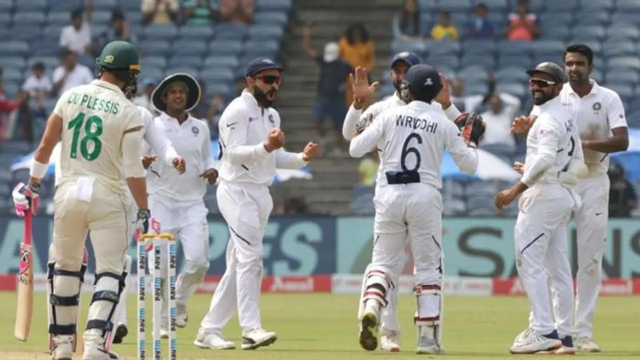 তল খুঁজে পেল না দক্ষিণ আফ্রিকা, পুণেতে প্রোটিয়াদের ইনিংসে হারিয়ে সিরিজ জিতল বিরাটের ভারত তল খুঁজে পেল না দক্ষিণ আফ্রিকা, পুণেতে প্রোটিয়াদের ইনিংসে হারিয়ে সিরিজ জিতল বিরাটের ভারত