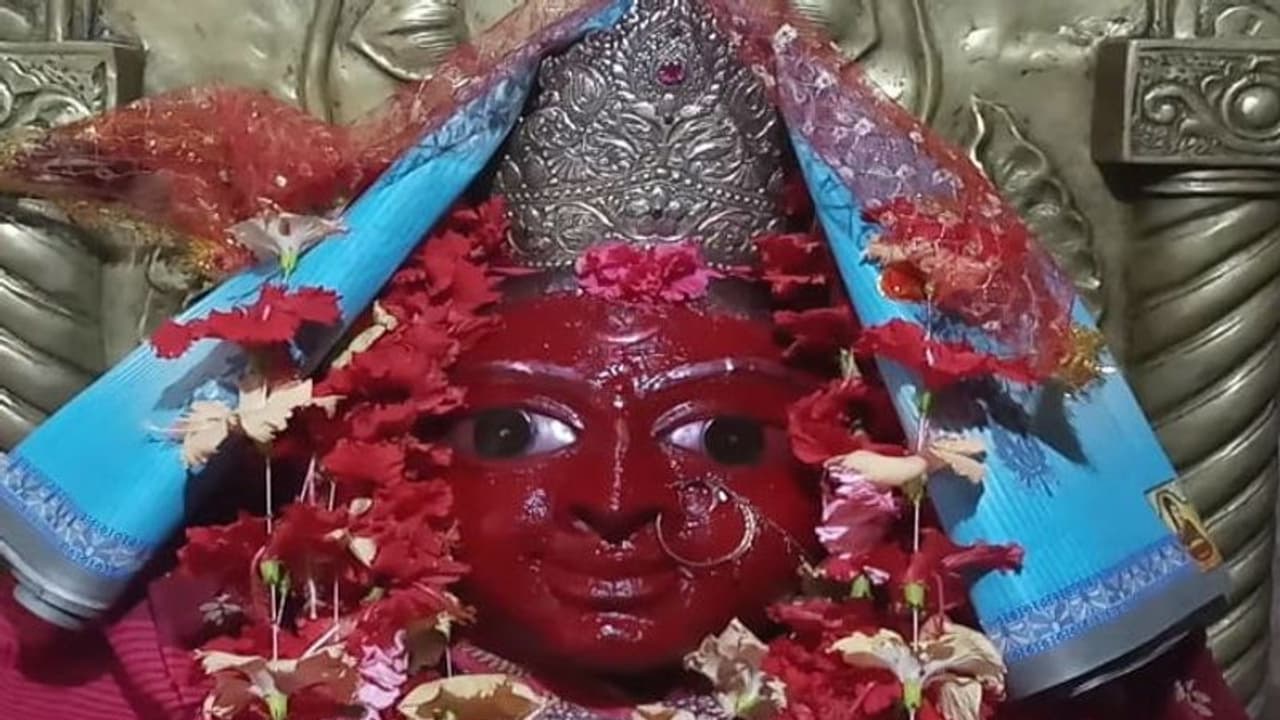 জেনে নিন, শুক্লা চতুর্থী তিথিতে কোন দেবীর পর পুজো পান তারাপীঠের মা তারা জেনে নিন, শুক্লা চতুর্থী তিথিতে কোন দেবীর পর পুজো পান তারাপীঠের মা তারা