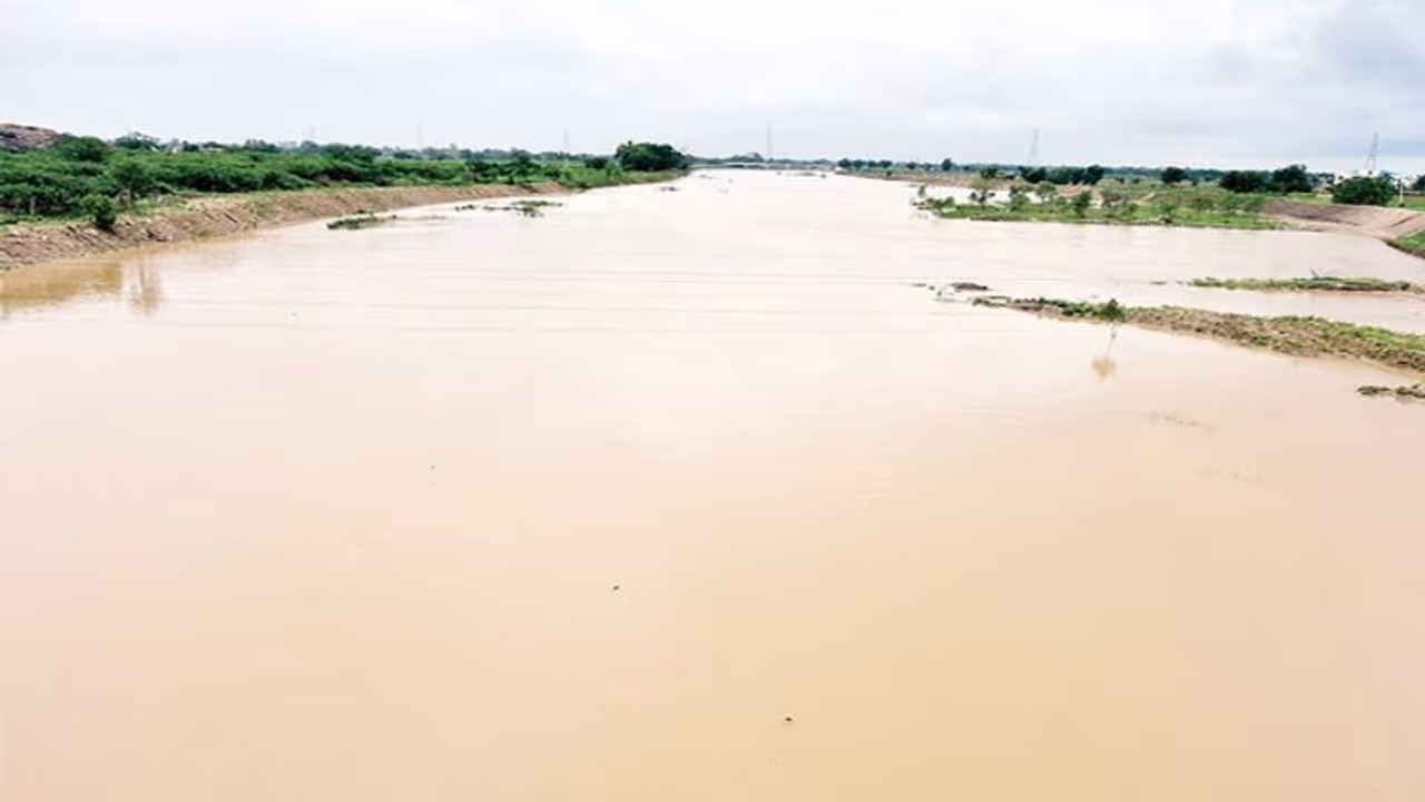 ಅಪ್ಪ ಅವ್ವನ ಮುಖ ನೋಡಲು ಹೋದ ಮೂರು ಕಂದಮ್ಮಗಳು ನೀರುಪಾಲು ಅಪ್ಪ ಅವ್ವನ ಮುಖ ನೋಡಲು ಹೋದ ಮೂರು ಕಂದಮ್ಮಗಳು ನೀರುಪಾಲು