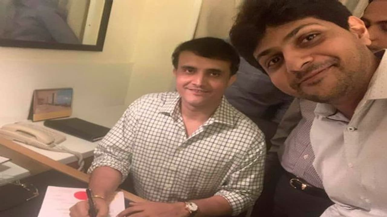 লর্ডসের গ্যালারি থেকে বিসিসিআইর মসনদ, সৌরভের দাদাগিরি চলছে চলবে লর্ডসের গ্যালারি থেকে বিসিসিআইর মসনদ, সৌরভের দাদাগিরি চলছে চলবে