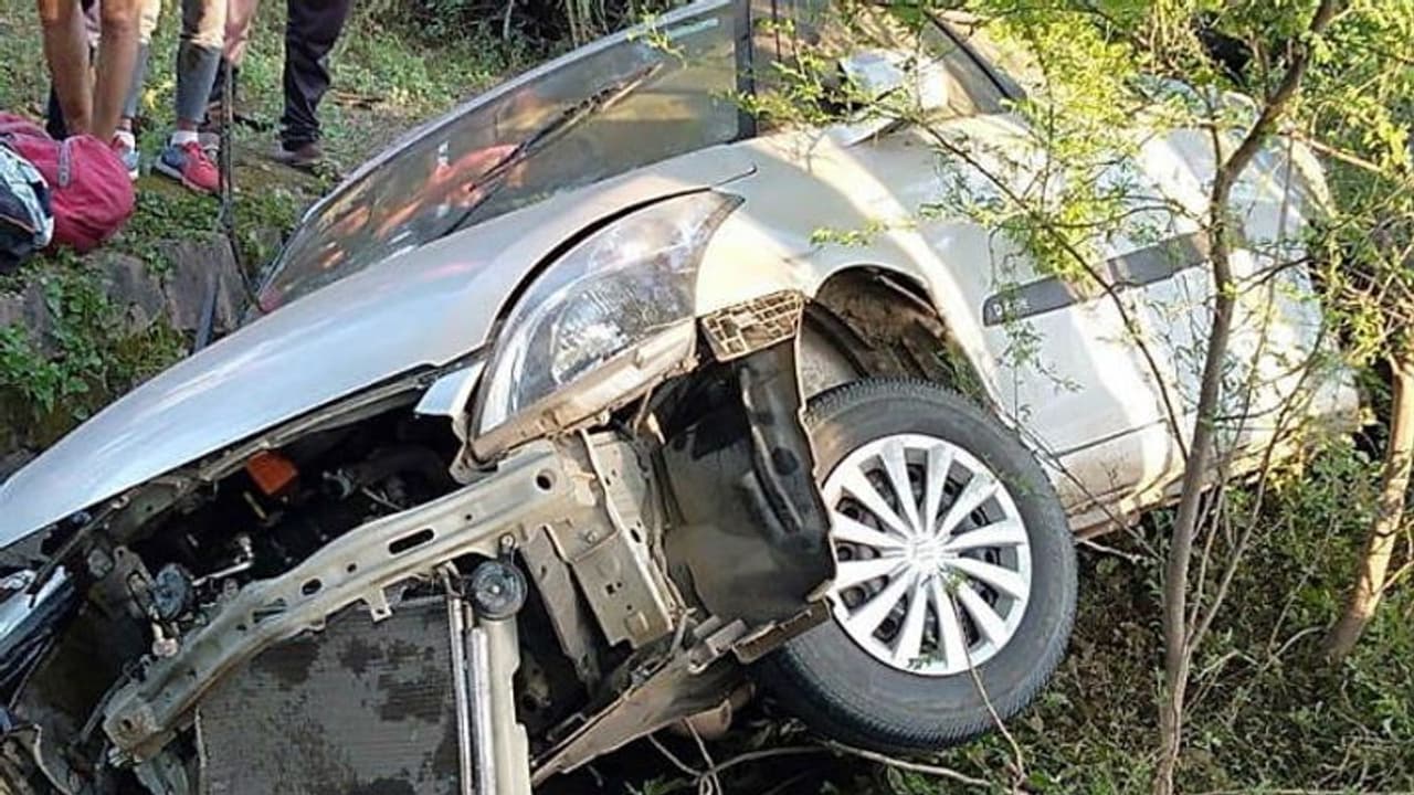 జగ్గయ్యపేటలో రోడ్డు ప్రమాదం: నలుగురు మృతి