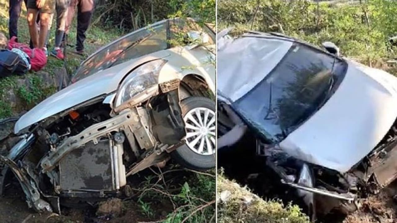 பயங்கர விபத்து... கார் மரத்தில் மோதி 4 தேசிய ஹாக்கி வீரர்கள் உடல் நசுங்கி உயிரிழப்பு..! பயங்கர விபத்து... கார் மரத்தில் மோதி 4 தேசிய ஹாக்கி வீரர்கள் உடல் நசுங்கி உயிரிழப்பு..!