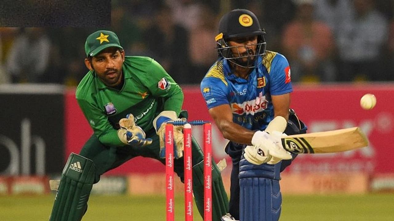 ಪಾಕ್ನಲ್ಲಿ ಉಸಿರುಗಟ್ಟುವ ವಾತಾವರಣ; ಸತ್ಯ ಬಾಯ್ಬಿಟ್ಟ ಲಂಕಾ ಕ್ರಿಕೆಟ್ ಮುಖ್ಯಸ್ಥ! ಪಾಕ್ನಲ್ಲಿ ಉಸಿರುಗಟ್ಟುವ ವಾತಾವರಣ; ಸತ್ಯ ಬಾಯ್ಬಿಟ್ಟ ಲಂಕಾ ಕ್ರಿಕೆಟ್ ಮುಖ್ಯಸ್ಥ!