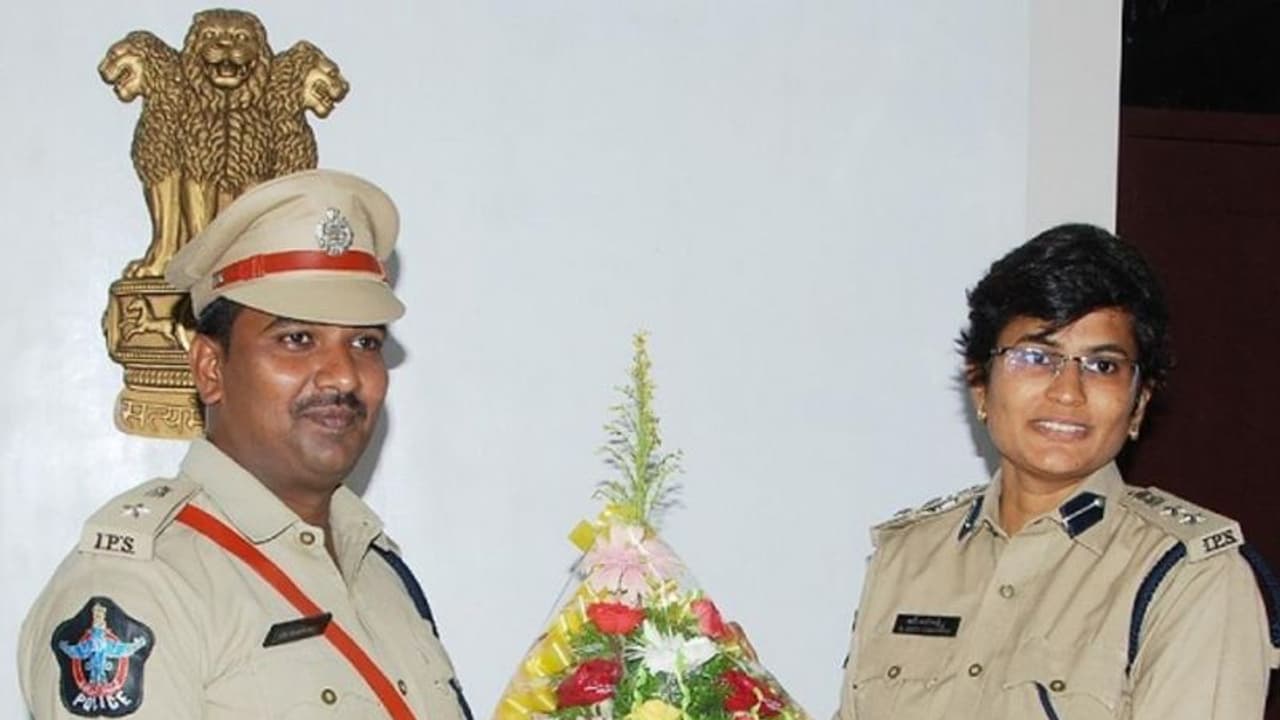 గుంటూరు రూరల్ ఎస్పీగా విజయారావు... సిబిఐకి జయలక్ష్మి బదిలీ గుంటూరు రూరల్ ఎస్పీగా విజయారావు... సిబిఐకి జయలక్ష్మి బదిలీ