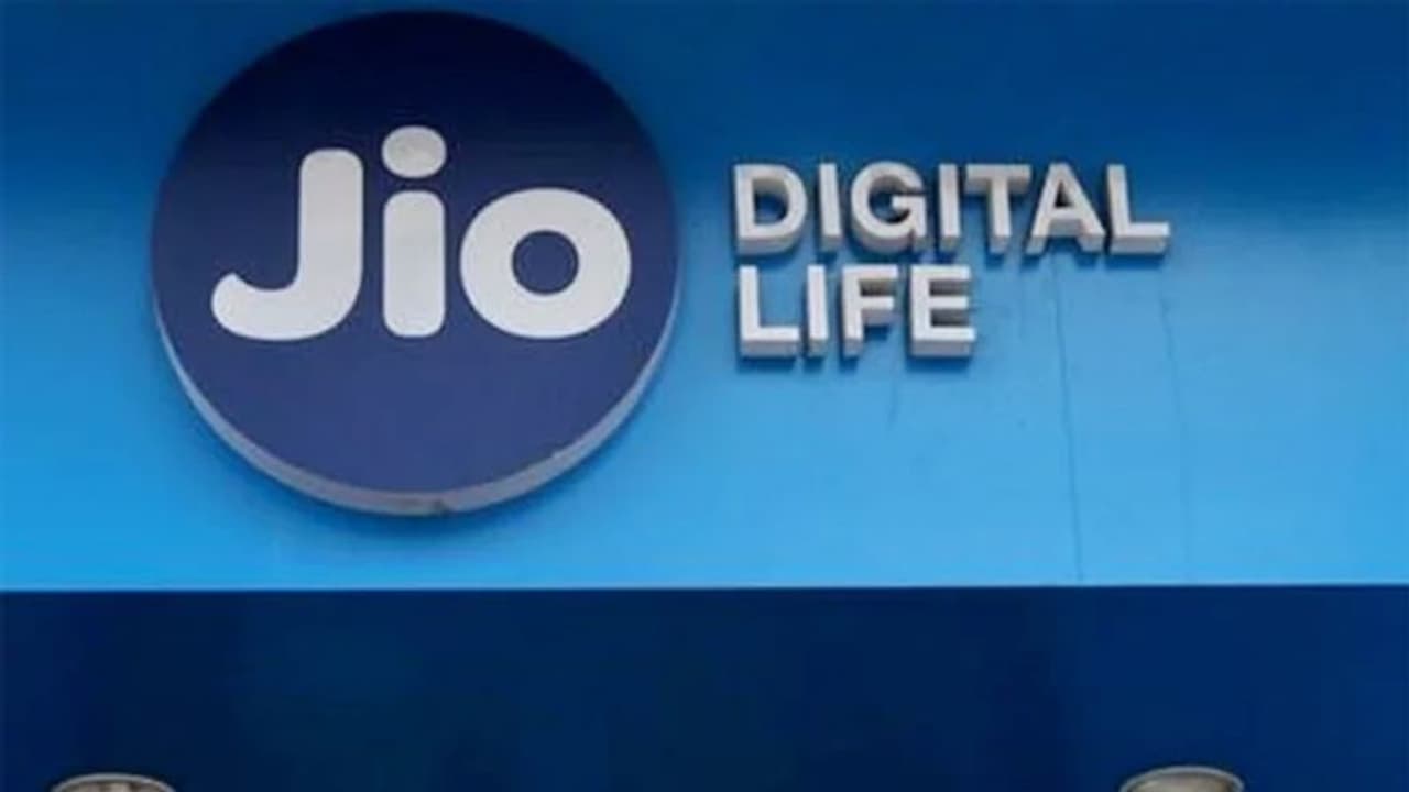 ಜಿಯೋ ಗ್ರಾಹಕರಿಗೆ ಬೊಂ‘ಬಾಟ್’ ಸೇವೆ; ಭಾರತದಲ್ಲಿ ಇದೇ ಮೊದಲ ಹೆಜ್ಜೆ!