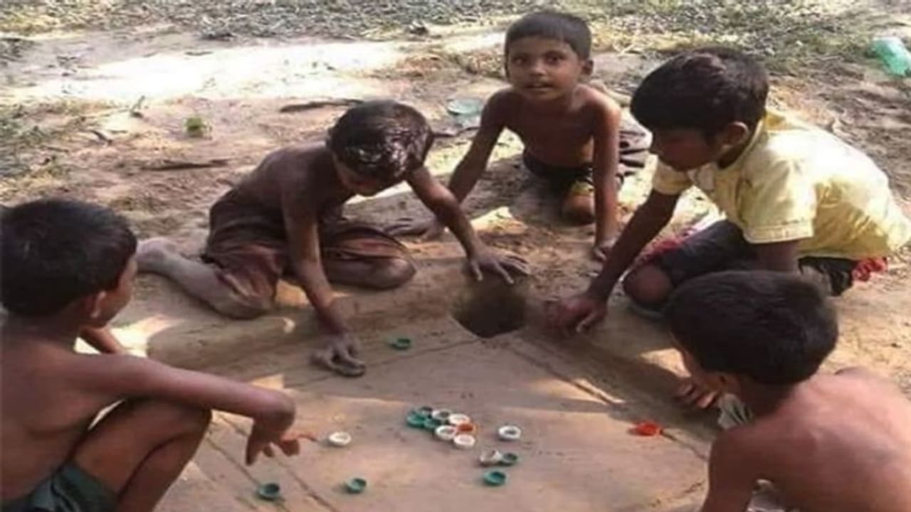 चर्चा में जुगाड़ कैरम की तस्वीर, आनंद महिंद्रा ने ट्वीट किया और कुछ ही देर में वायरल चर्चा में जुगाड़ कैरम की तस्वीर, आनंद महिंद्रा ने ट्वीट किया और कुछ ही देर में वायरल