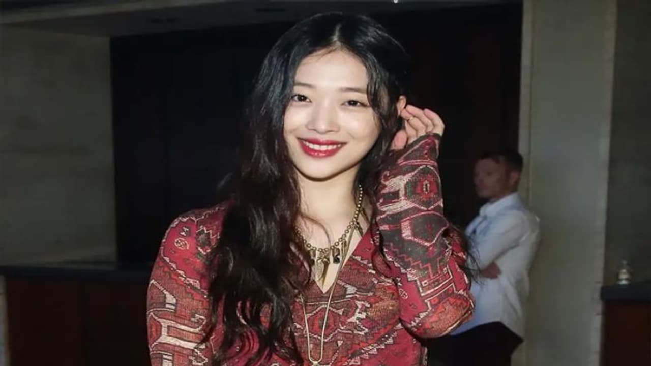 యంగ్ పాప్ సింగర్ అనుమానాస్పద మృతి యంగ్ పాప్ సింగర్ అనుమానాస్పద మృతి