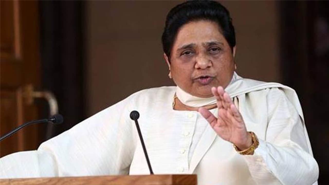 புத்த மதத்துக்கு மாறுகிறார் மாயாவதி ! பல்லாயிரக்கணக்கானோருடன் இணைய முடிவு !! புத்த மதத்துக்கு மாறுகிறார் மாயாவதி ! பல்லாயிரக்கணக்கானோருடன் இணைய முடிவு !!