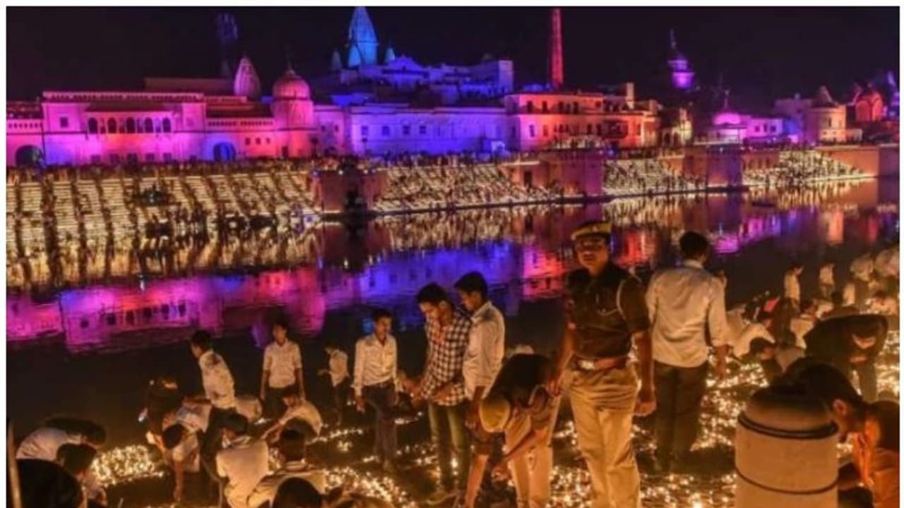 അയോധ്യ; തര്ക്ക ഭൂമിയില് ദീപാവലിക്ക് വിളക്ക് തെളിയിക്കുന്നതിന് വിശ്വഹിന്ദു പരിഷത്തിന് വിലക്ക് അയോധ്യ; തര്ക്ക ഭൂമിയില് ദീപാവലിക്ക് വിളക്ക് തെളിയിക്കുന്നതിന് വിശ്വഹിന്ദു പരിഷത്തിന് വിലക്ക്