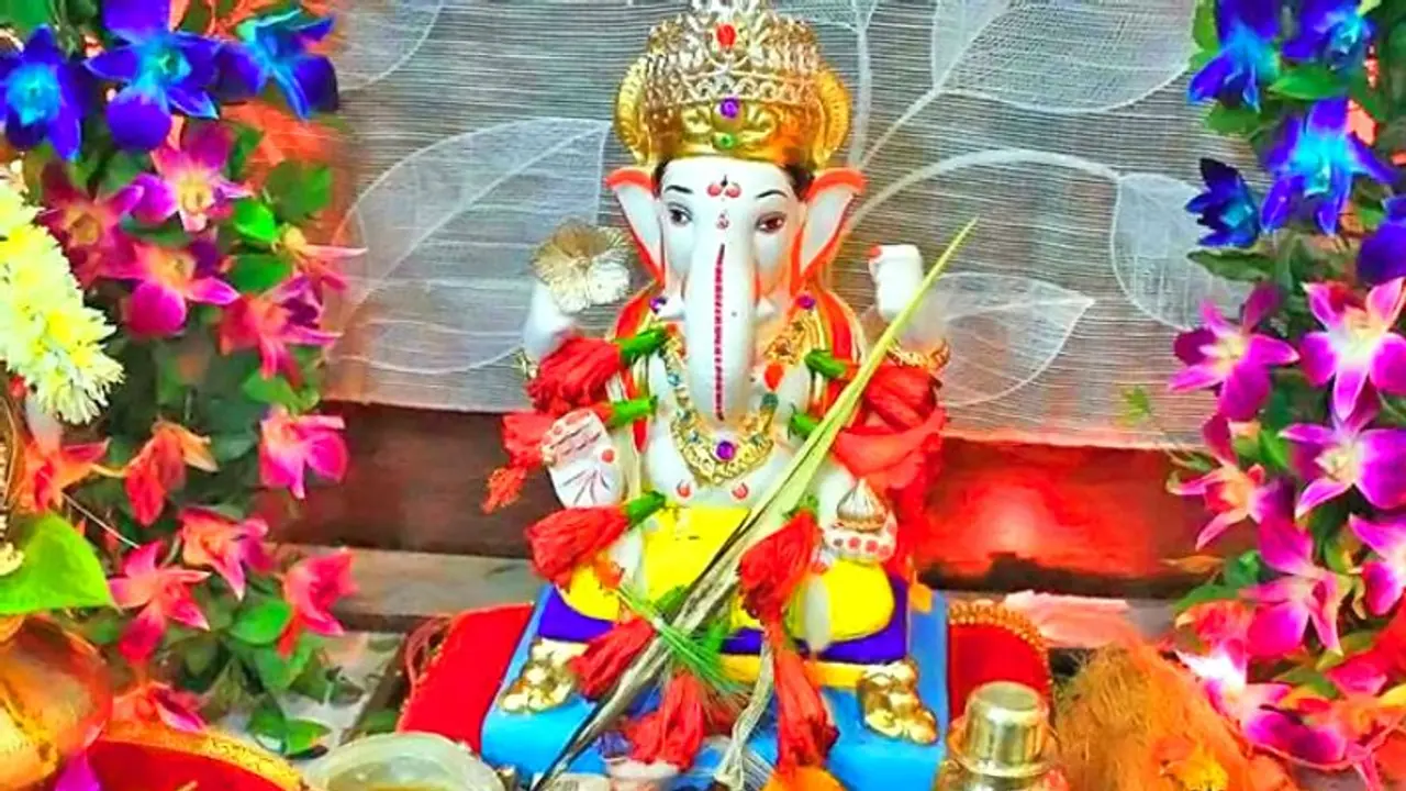 Vinayaka Chaturthi 2021: দেশজুড়ে পালিত হচ্ছে বিনায়ক চতুর্থী, জেনে নিন পুজোর পদ্ধতি ও ব্রতকথা Vinayaka Chaturthi 2021: দেশজুড়ে পালিত হচ্ছে বিনায়ক চতুর্থী, জেনে নিন পুজোর পদ্ধতি ও ব্রতকথা