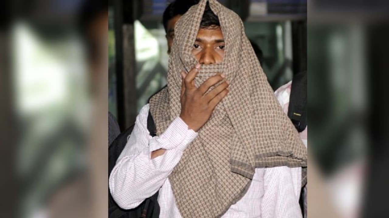 প্রজাতন্ত্র দিবসের আগে বাংলাদেশ থেকে ঢুকে পড়ছে জঙ্গিরা, চালাতে পারে হামলা প্রজাতন্ত্র দিবসের আগে বাংলাদেশ থেকে ঢুকে পড়ছে জঙ্গিরা, চালাতে পারে হামলা