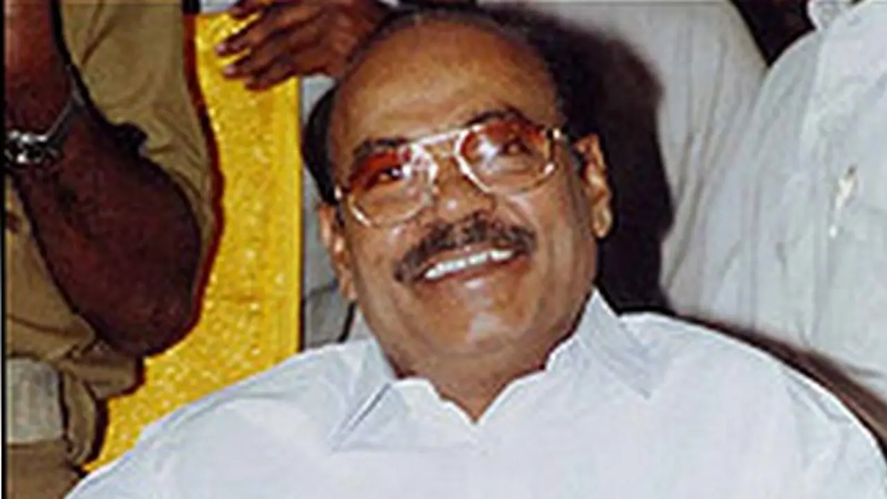 வன்னியர் சொத்துக்களை வளைத்து, உல்லாசமாய் வாழ்கிறார் ராமதாஸ்..! புலம்பிக் கொட்டும் முன்னாள் பாமக பிரமுகர் மணிவண்ணன்..!