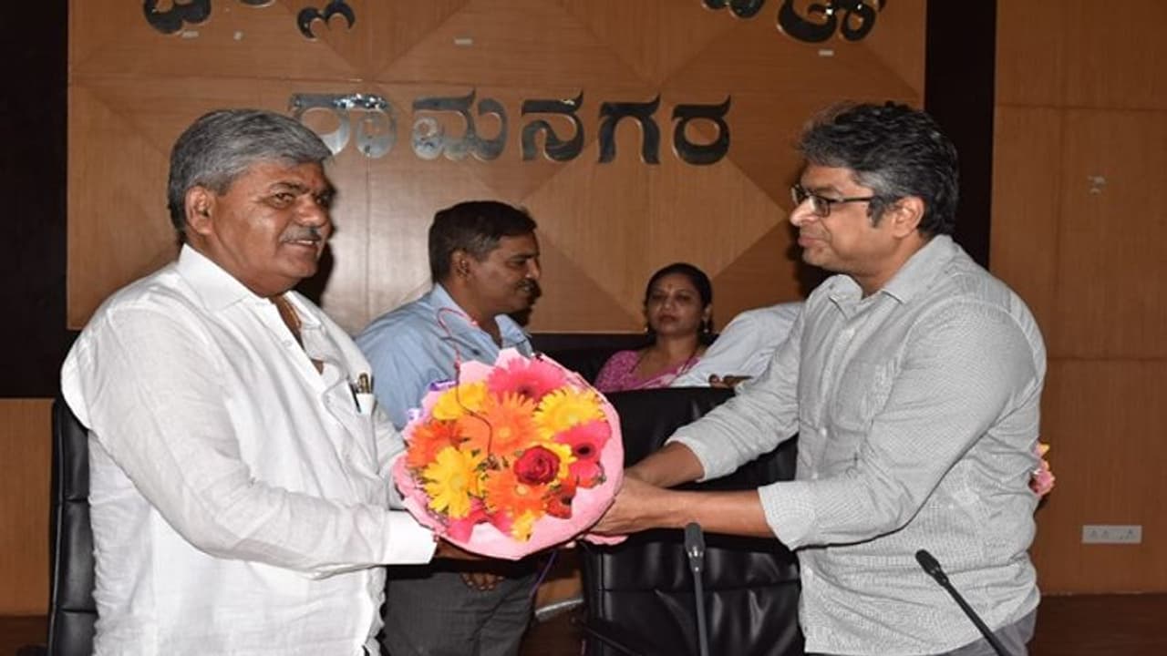 ಡಿಕೆ ಬ್ರದರ್ಸ್ ಇಲ್ಲದ ಚುನಾವಣೆ: ರಾಮನಗರ ಜಿ.ಪಂ ಅಧ್ಯಕ್ಷರಾಗಿ ಬಸಪ್ಪ ಆಯ್ಕೆ ಡಿಕೆ ಬ್ರದರ್ಸ್ ಇಲ್ಲದ ಚುನಾವಣೆ: ರಾಮನಗರ ಜಿ.ಪಂ ಅಧ್ಯಕ್ಷರಾಗಿ ಬಸಪ್ಪ ಆಯ್ಕೆ