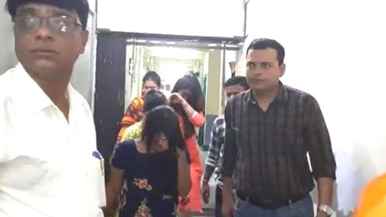 ইনস্যুরেন্সের টাকা ফেরতের নামে লক্ষাধিক টাকা প্রতারণা,কলকাতায় রমরমিয়ে চলেছে ব্যবসা