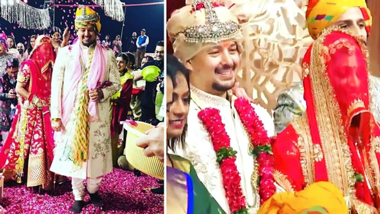 फेरों के वक्त मुस्कुराते दिखे दूल्हा दुल्हन, लाल जोड़े में बेहद खूबसूरत दिख रही थीं मोहिना: PHOTOS फेरों के वक्त मुस्कुराते दिखे दूल्हा दुल्हन, लाल जोड़े में बेहद खूबसूरत दिख रही थीं मोहिना: PHOTOS