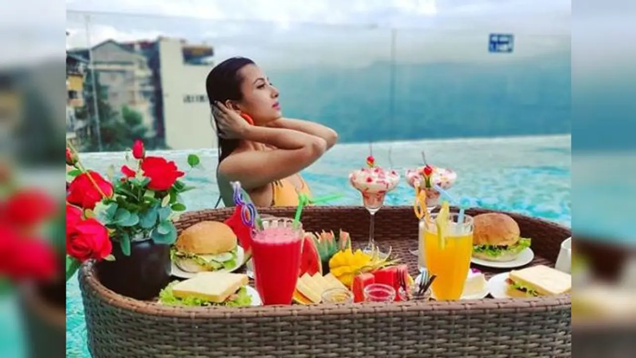 'রোজ কষ্টে থাকলেও, ওরা ঠিক আবার সামলে ওঠে', মনামীর ছবিতে মুগ্ধ সাইবারবাসী 'রোজ কষ্টে থাকলেও, ওরা ঠিক আবার সামলে ওঠে', মনামীর ছবিতে মুগ্ধ সাইবারবাসী