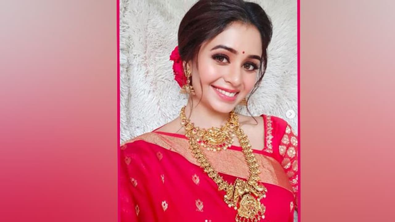 প্রচলিত ট্যাবু ভেঙে বিশেষ বার্তা ঋতাভরীর, প্রকাশ্যে এল 'ব্রহ্মা জানেন গোপন কম্মোটি'র ট্রেলার প্রচলিত ট্যাবু ভেঙে বিশেষ বার্তা ঋতাভরীর, প্রকাশ্যে এল 'ব্রহ্মা জানেন গোপন কম্মোটি'র ট্রেলার