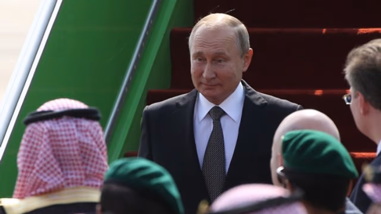 தமிழ்நாட்டை டார்கெட் செய்த மோடி...!! ஜல்லிக் கட்டுப்போட்டியை பார்க்க அலங்காநல்லூர் வருகிறார் ரஷ்ய அதிபர்...!! ஜி ஜின்பிங்கை அடுத்து தமிழகம் வரும் விளாடிமிர் புடின், தமிழ்நாட்டை டார்கெட் செய்த மோடி...!! ஜல்லிக் கட்டுப்போட்டியை பார்க்க அலங்காநல்லூர் வருகிறார் ரஷ்ய அதிபர்...!! ஜி ஜின்பிங்கை அடுத்து தமிழகம் வரும் விளாடிமிர் புடின்,