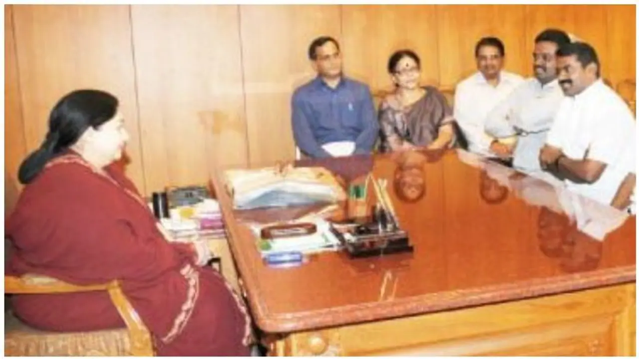 கை கட்டி.. வாய்பொத்தி ... ஜெயலலிதாவிடம் மண்டியிட்ட சீமானின் மானம்... ஈழத்தின் பேரைச் சொல்லி அடமானம்..! கை கட்டி.. வாய்பொத்தி ... ஜெயலலிதாவிடம் மண்டியிட்ட சீமானின் மானம்... ஈழத்தின் பேரைச் சொல்லி அடமானம்..!