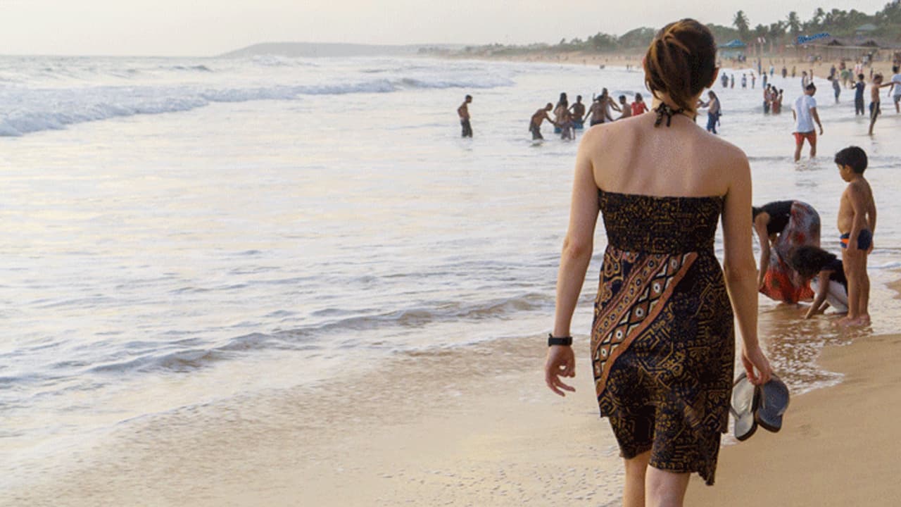 गोवा में पिकनिक मनाने गई थी लड़की, रिजॉर्ट की उन फोटो ने बर्बाद कर दी लाइफ गोवा में पिकनिक मनाने गई थी लड़की, रिजॉर्ट की उन फोटो ने बर्बाद कर दी लाइफ